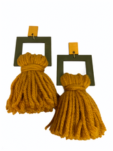 Load image into Gallery viewer, Medium Square Earrings